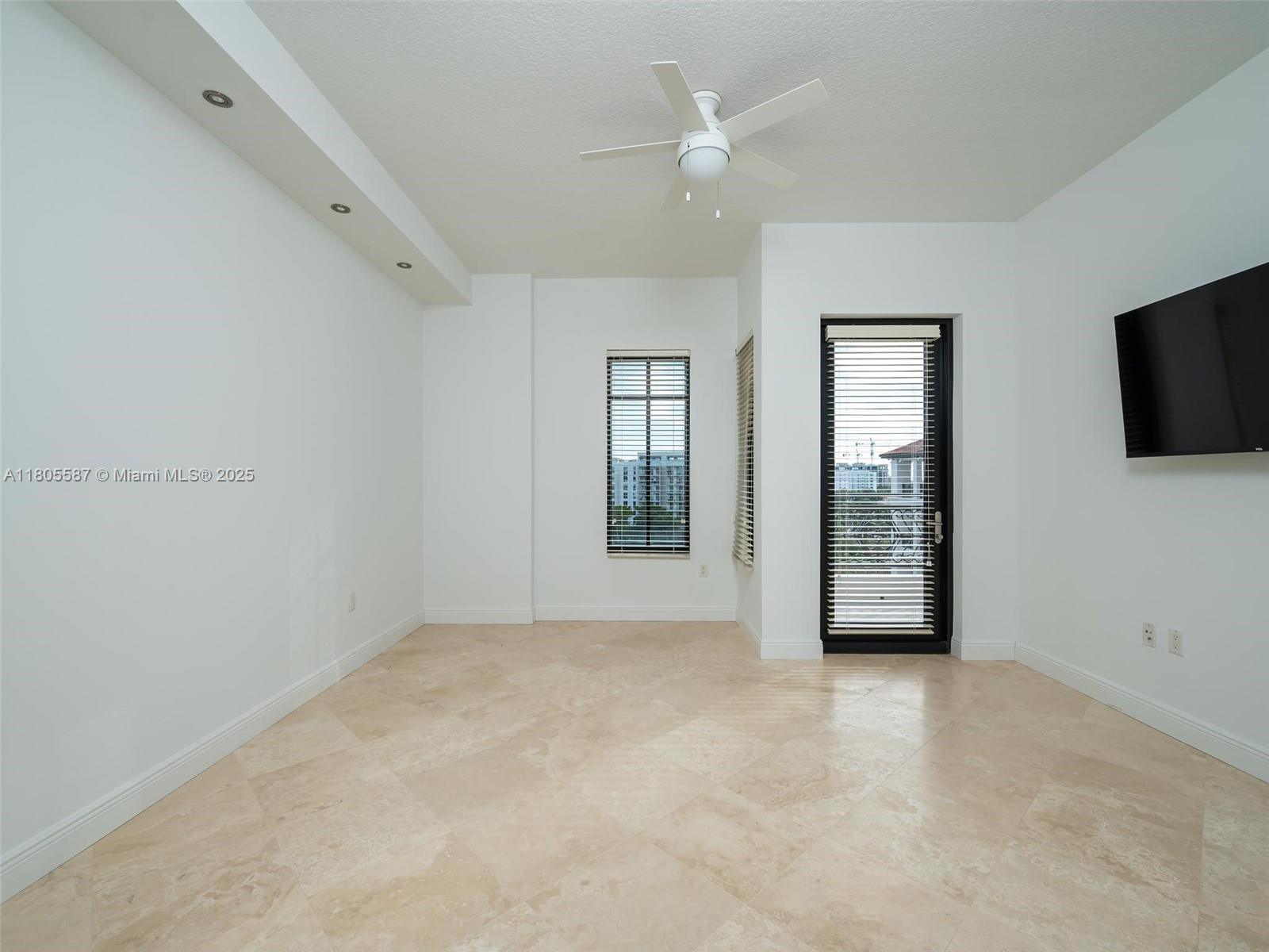 200 EAST PALMETTO PARK CO - Residential Lease
