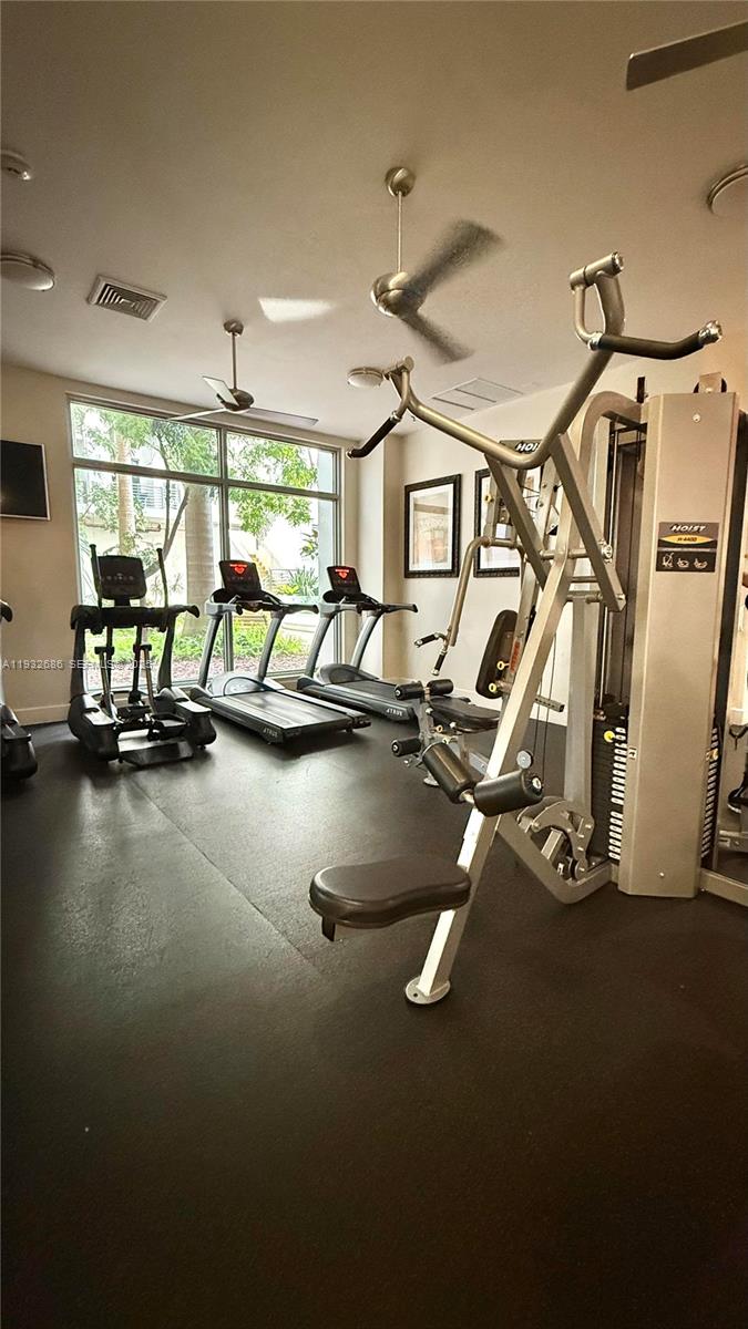 RADIUS CONDO - Residential