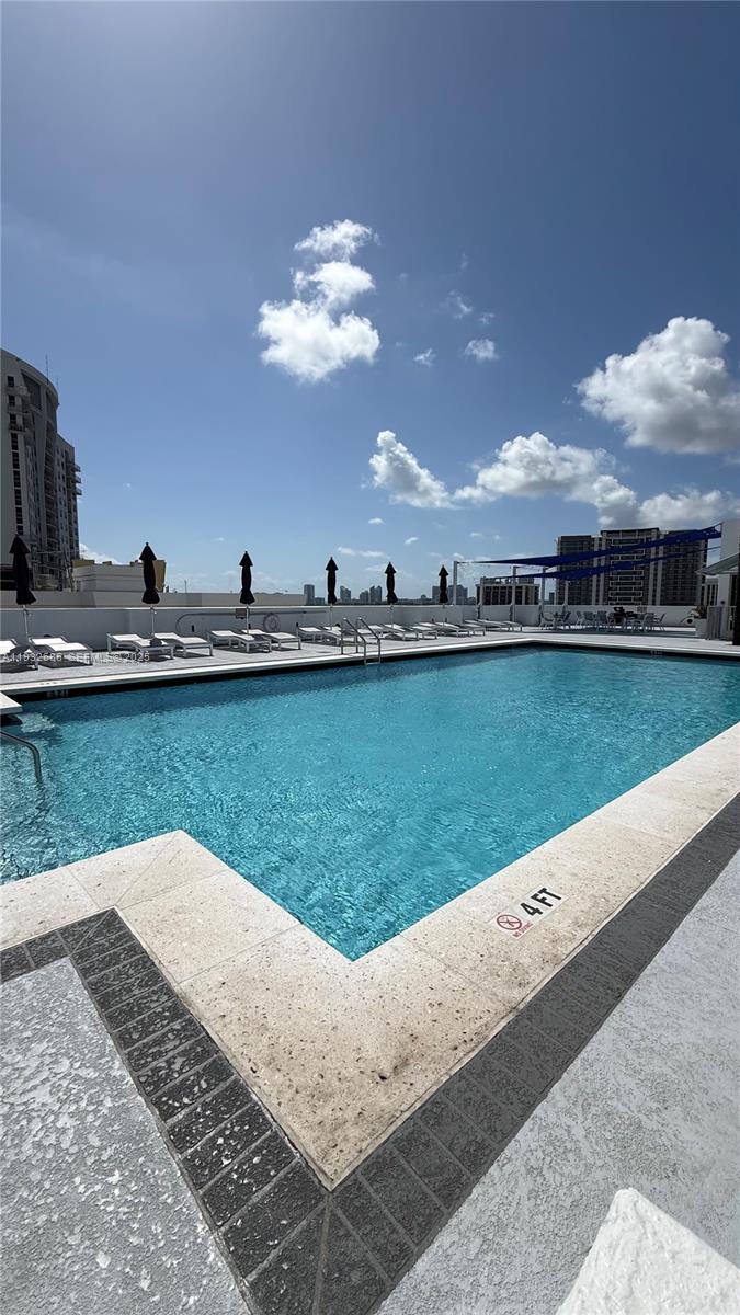 RADIUS CONDO - Residential