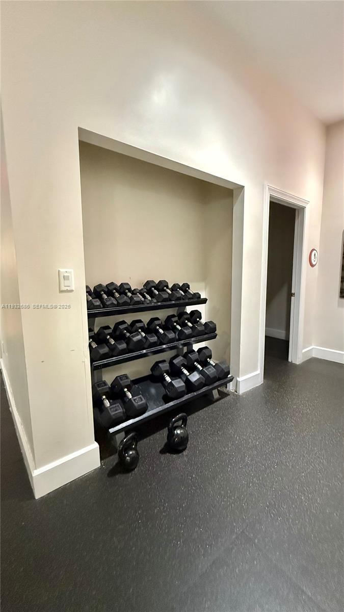 RADIUS CONDO - Residential