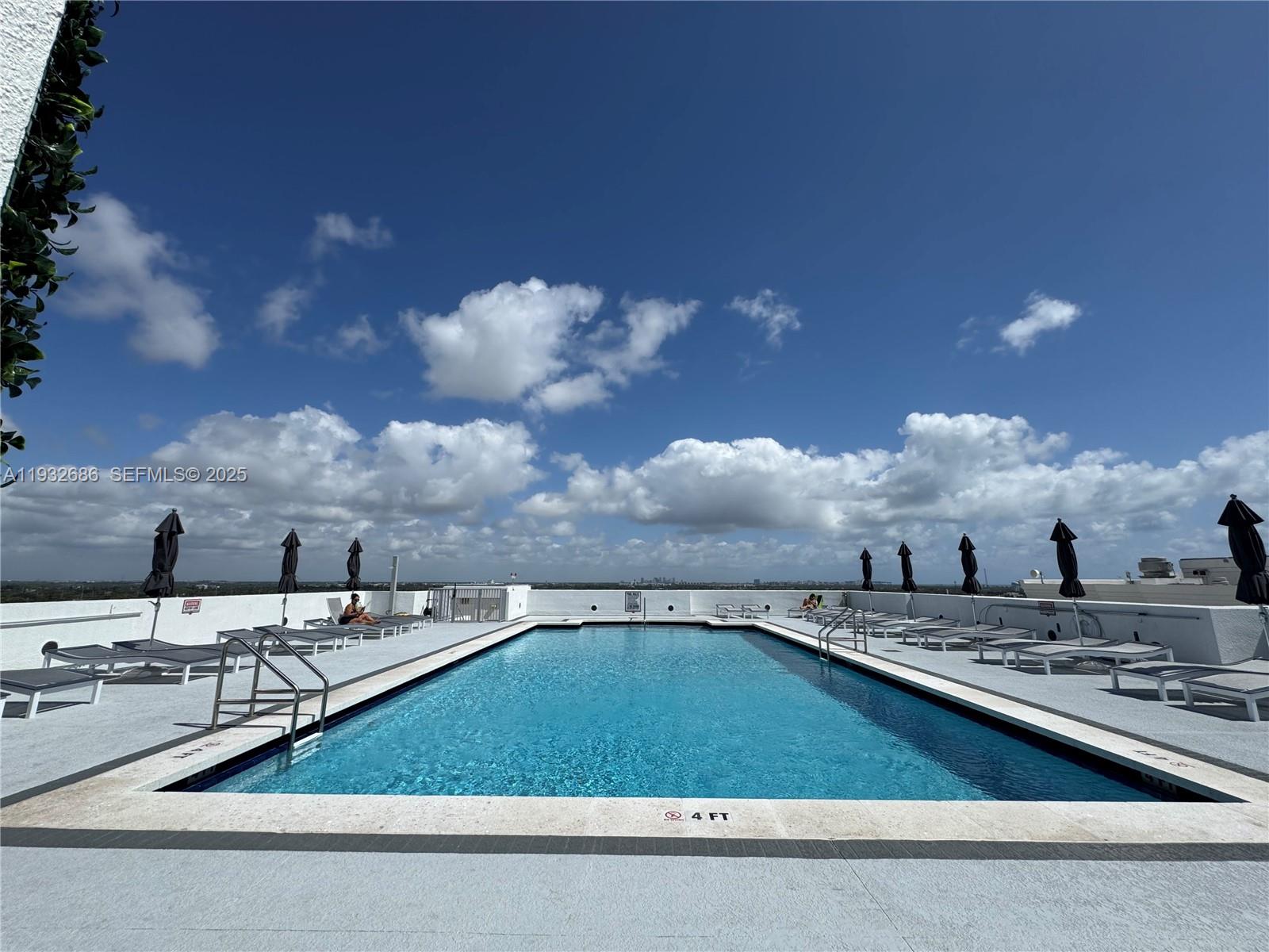 RADIUS CONDO - Residential