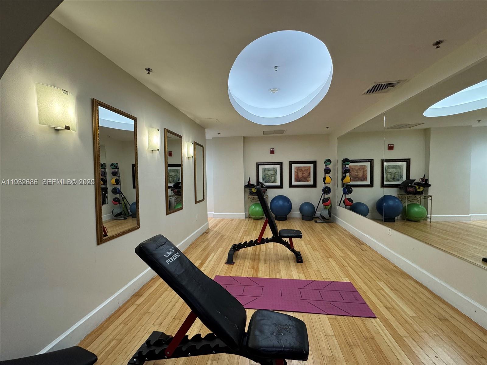 RADIUS CONDO - Residential