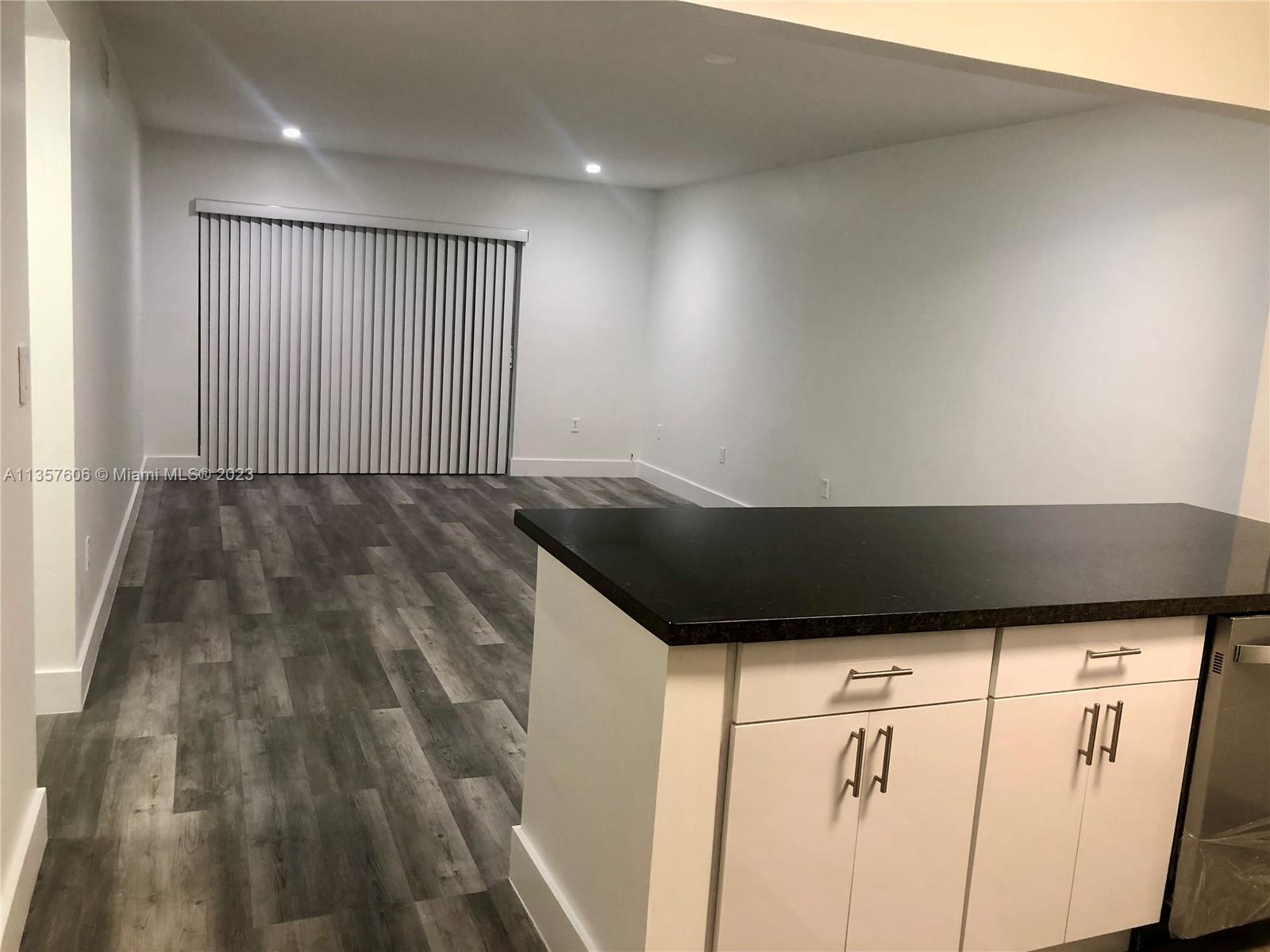 Photo 5 of 7 of listing 3be2a665-9b8e-46f2-86c8-b69c45def897 condo