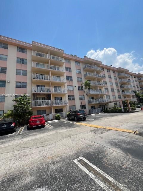 TALL TREES CONDO - Residential