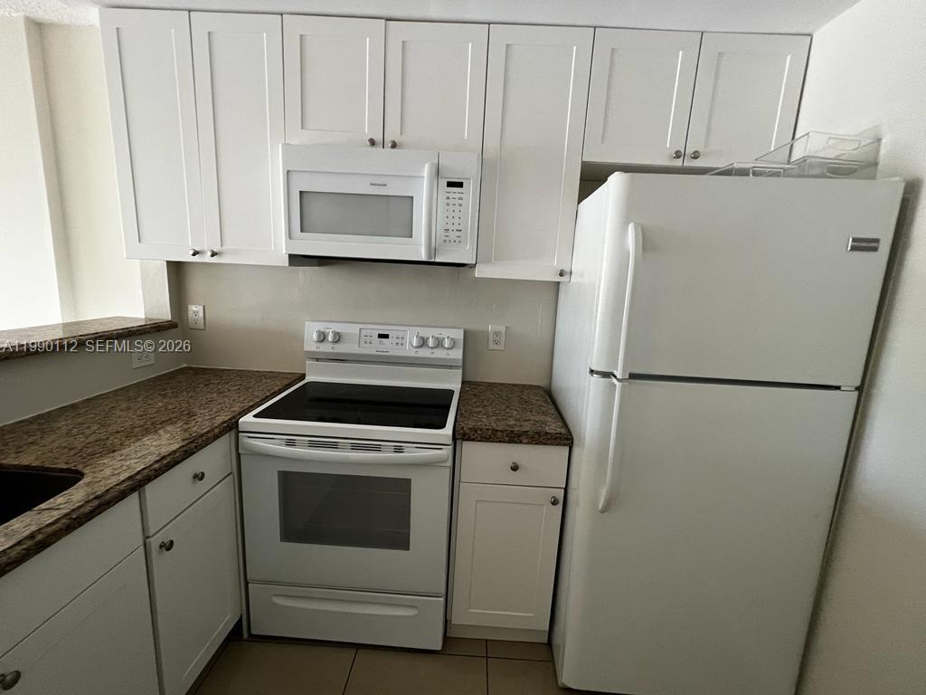 TALL TREES CONDO - Residential