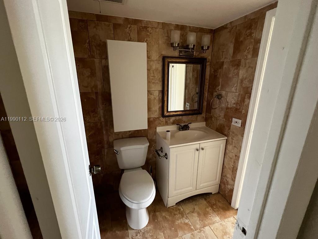 TALL TREES CONDO - Residential