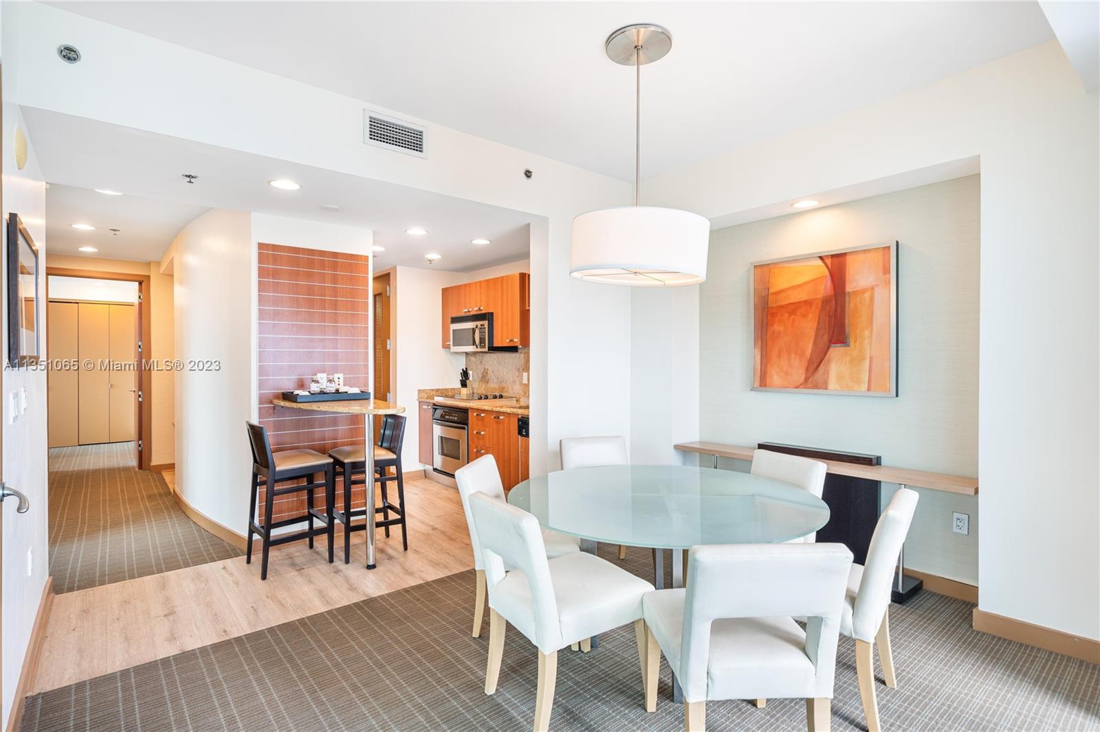 Photo 6 of 22 of 1395 Brickell Ave 3206 property