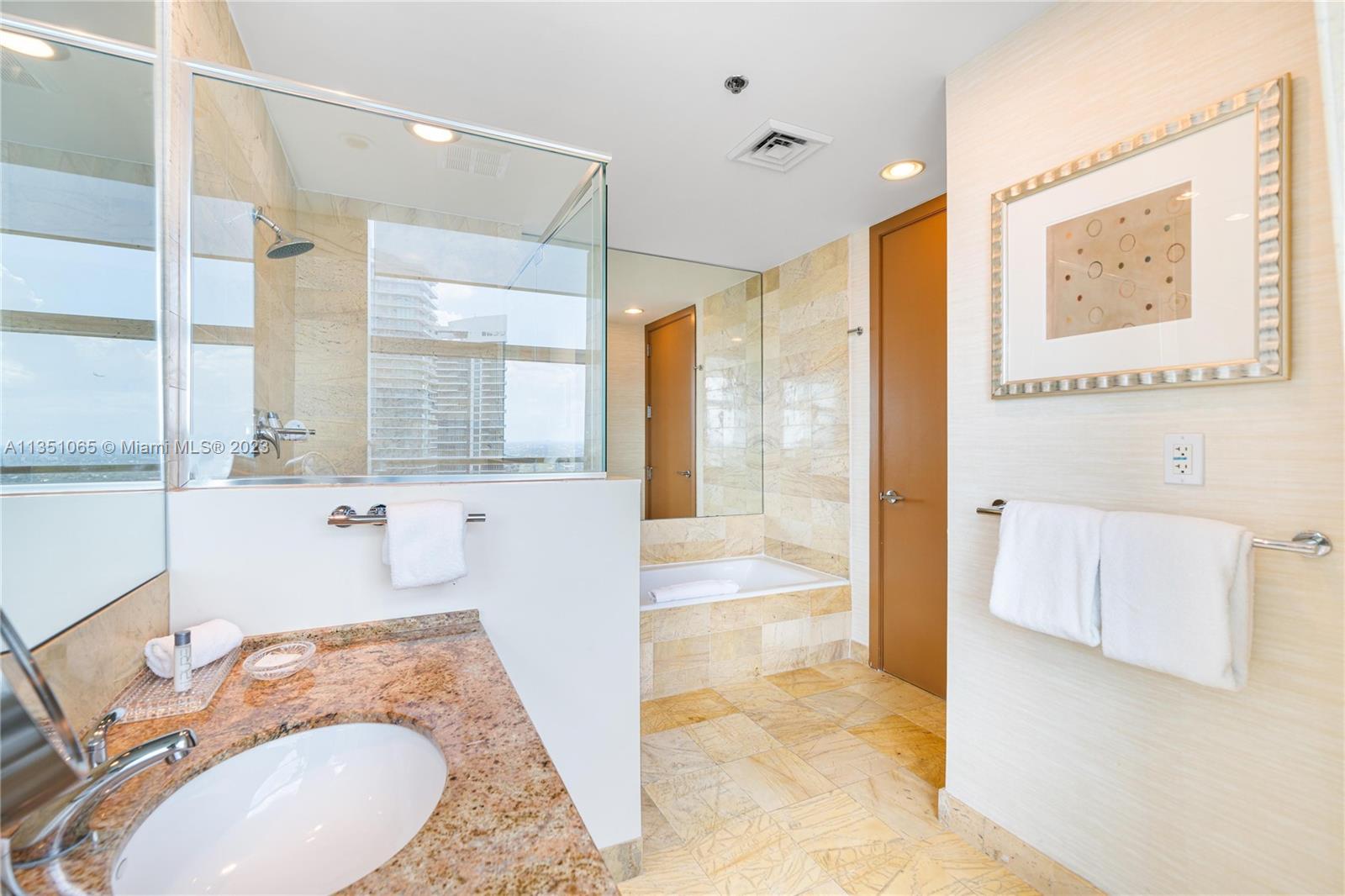 Photo 16 of 22 of 1395 Brickell Ave 3206 property