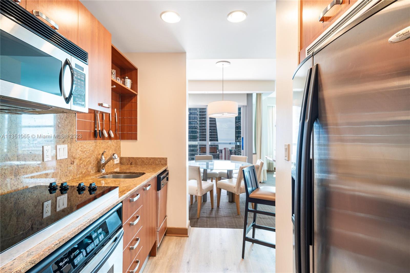 Photo 8 of 22 of 1395 Brickell Ave 3206 property