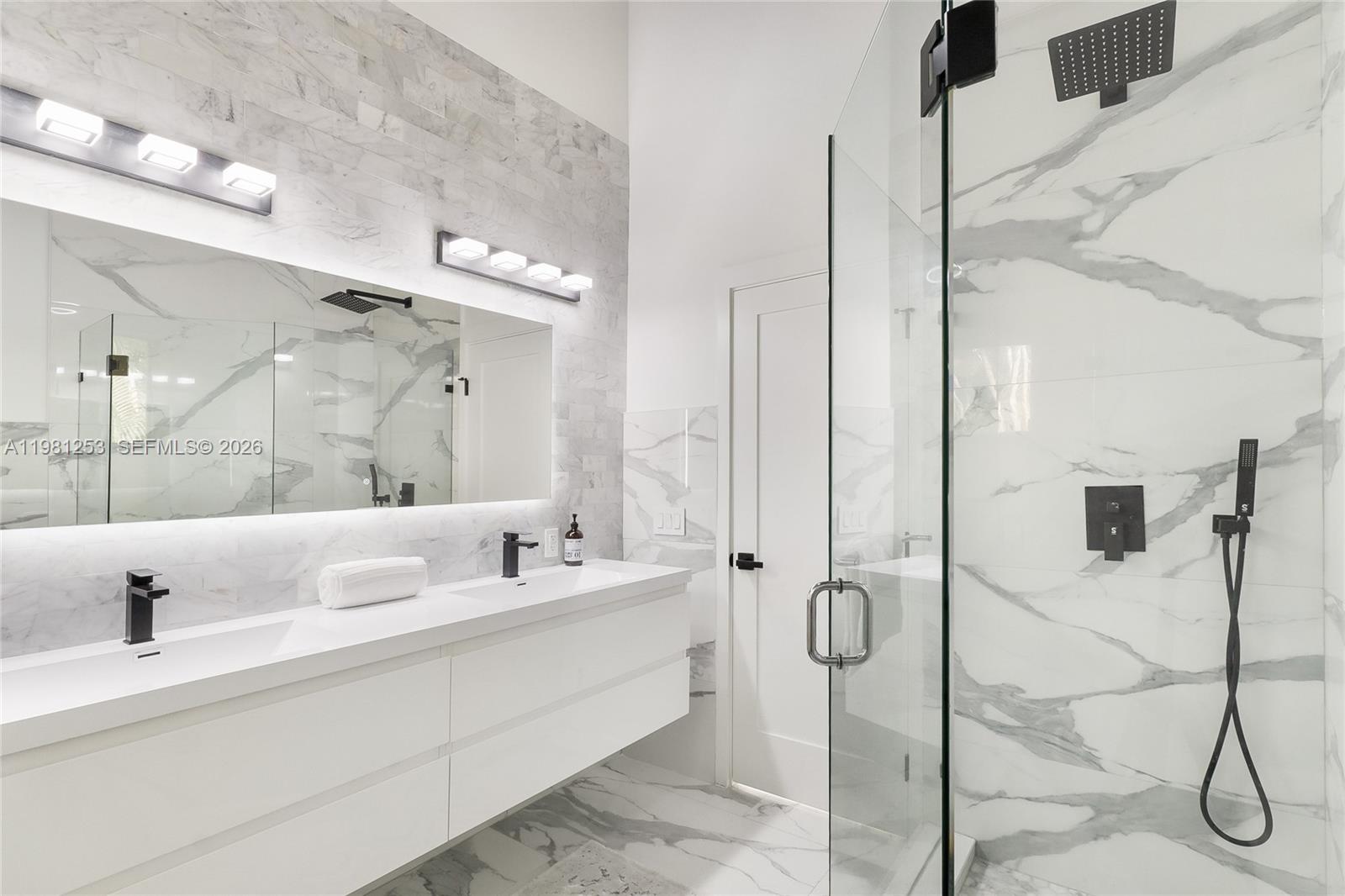 NORTH BAY ISLAND - Residential