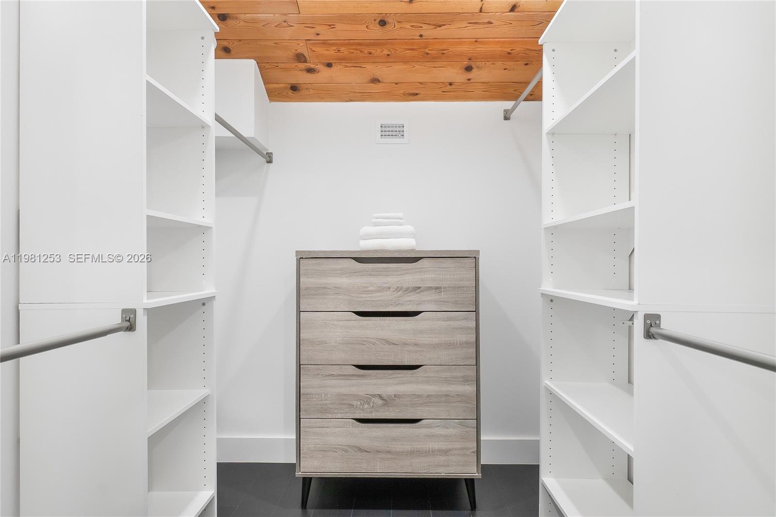 NORTH BAY ISLAND - Residential