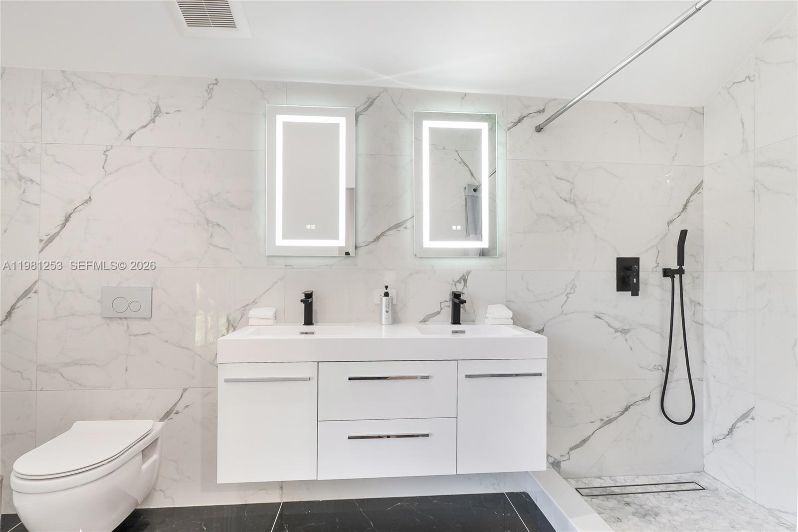 NORTH BAY ISLAND - Residential