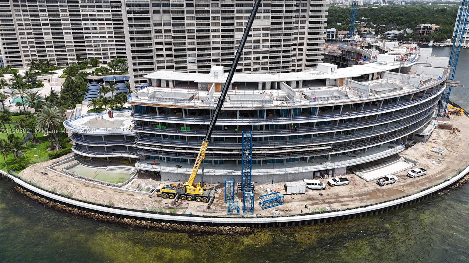 Vita Grove Isle - Residential