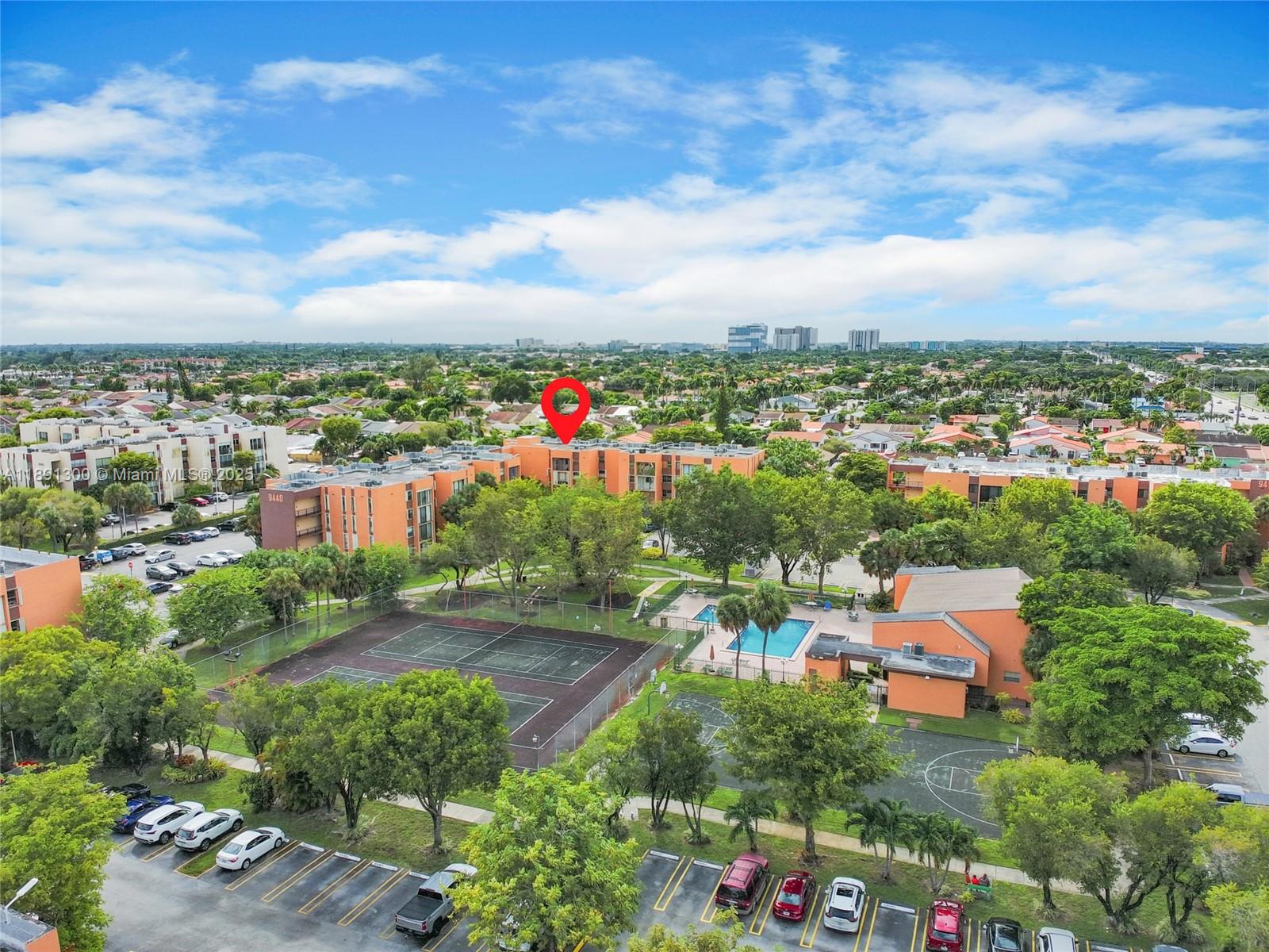 VERSIALLES GARDENS II CON - Residential