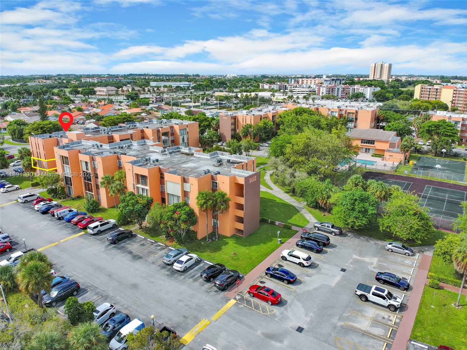 VERSIALLES GARDENS II CON - Residential