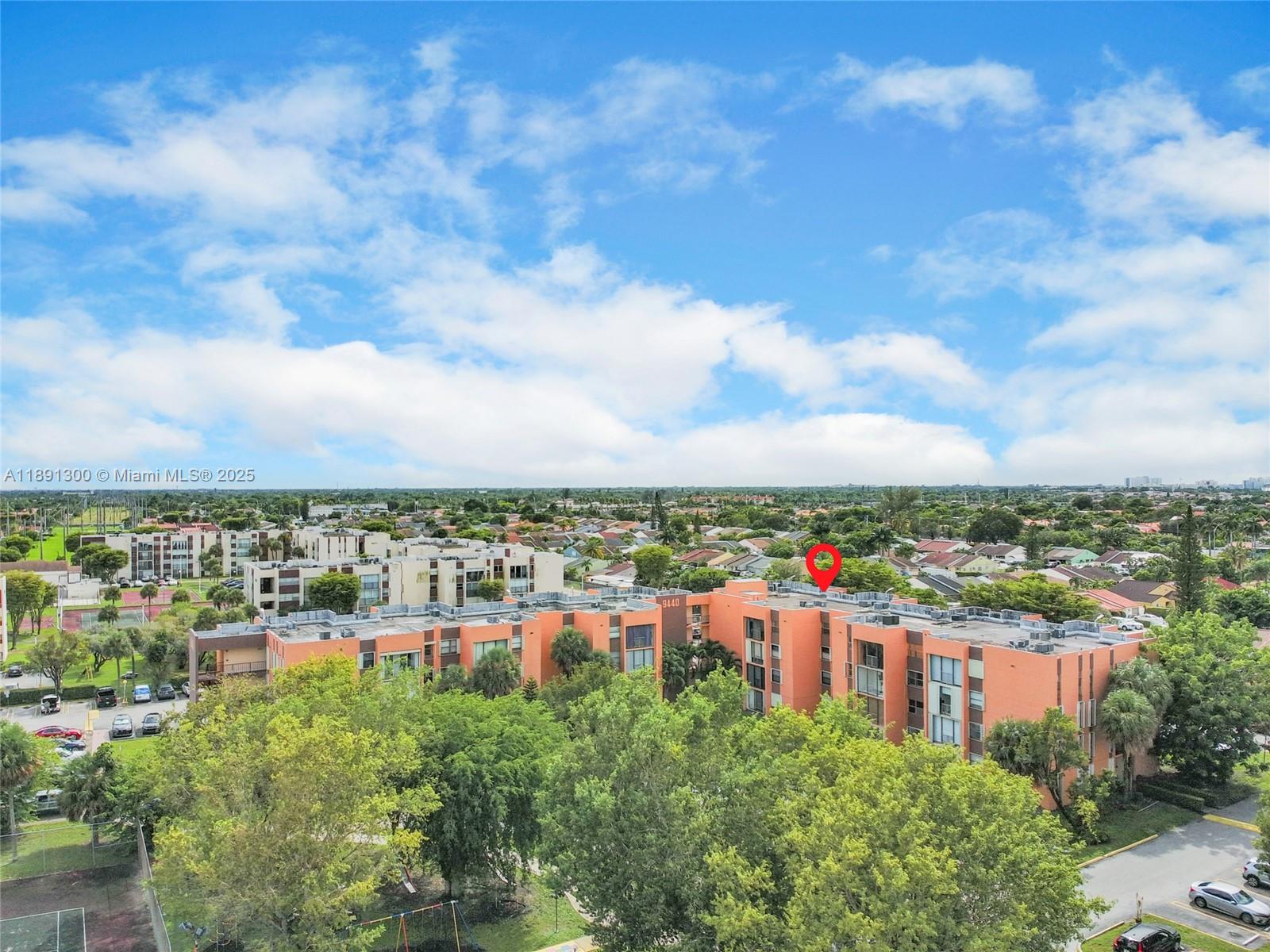 VERSIALLES GARDENS II CON - Residential