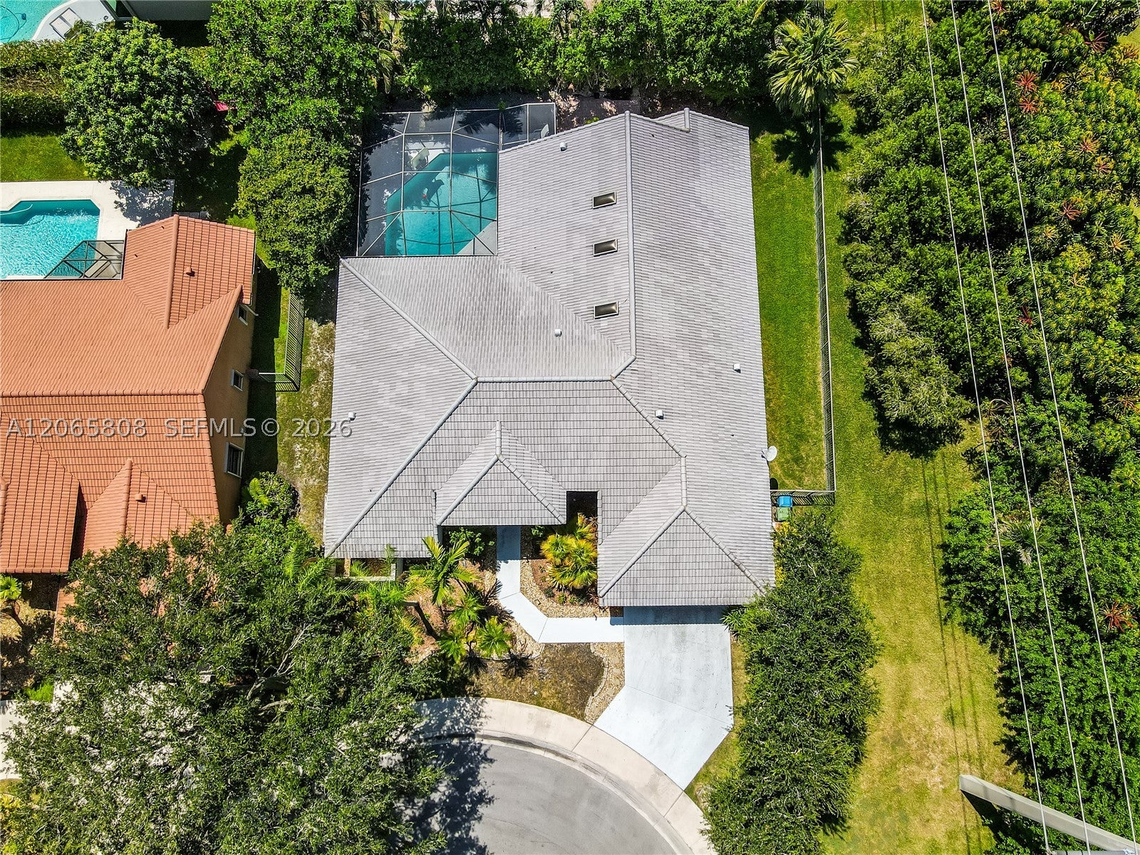 1097 Smoke Tree Ct