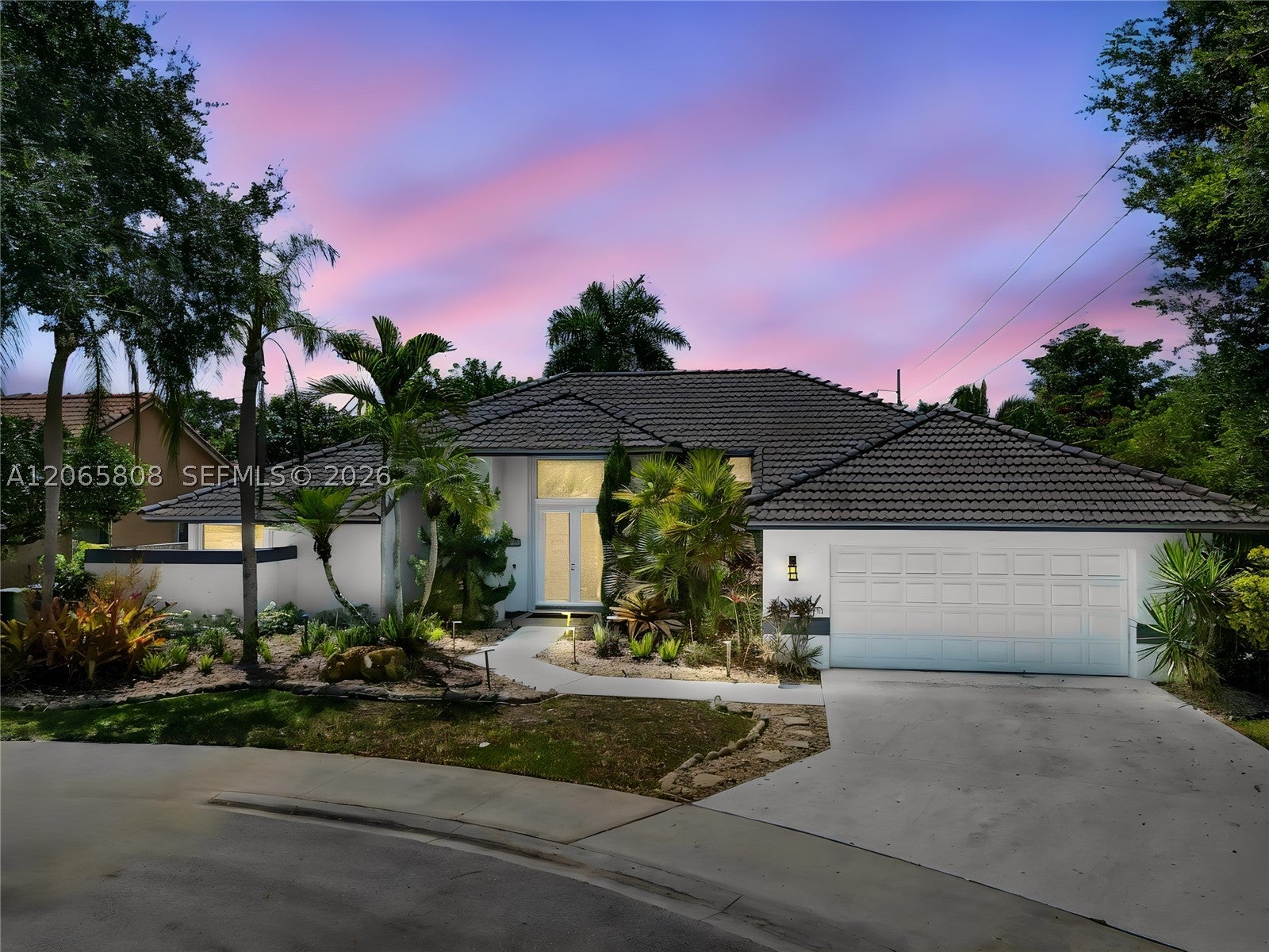 1097 Smoke Tree Ct