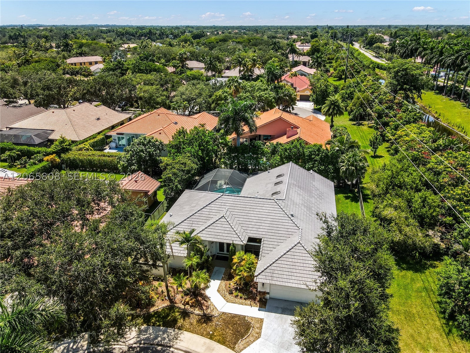 1097 Smoke Tree Ct