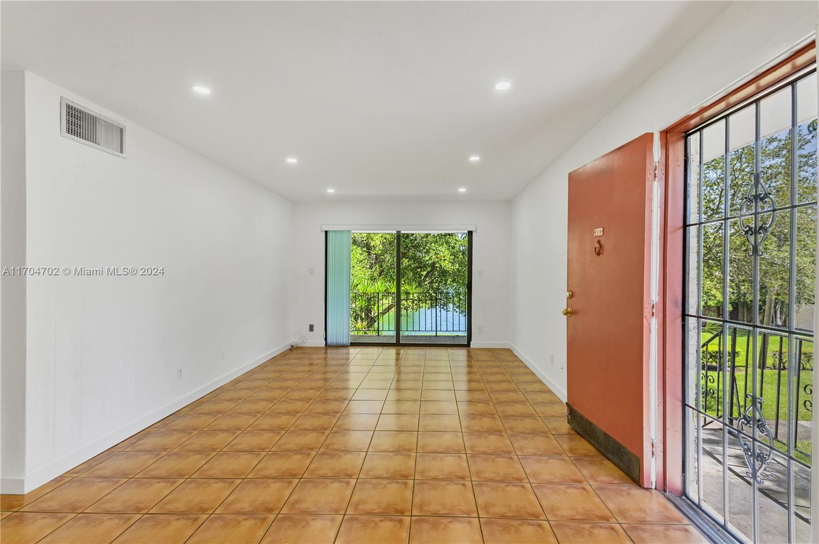 CASA GRANADA CONDO - Residential Lease