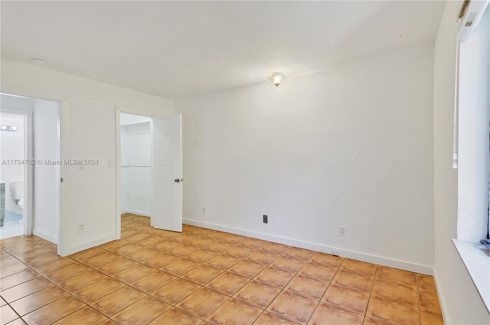 CASA GRANADA CONDO - Residential Lease