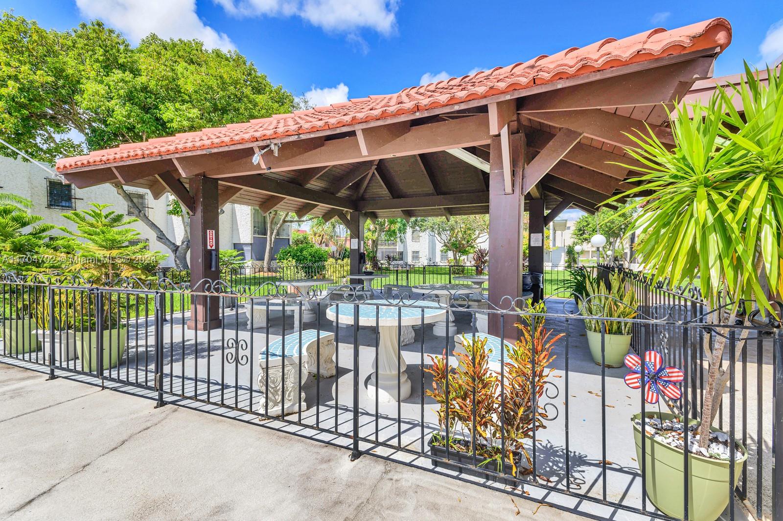 CASA GRANADA CONDO - Residential Lease