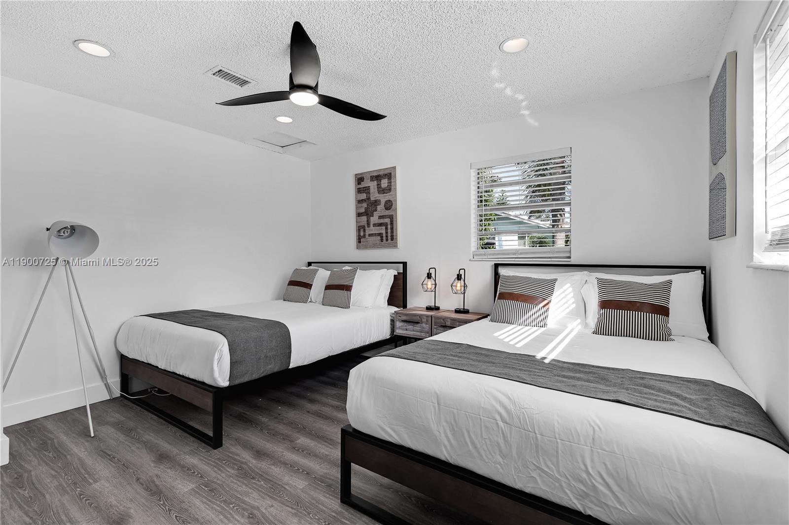 DRIFTWOOD ESTATES NO 3 - Residential Lease