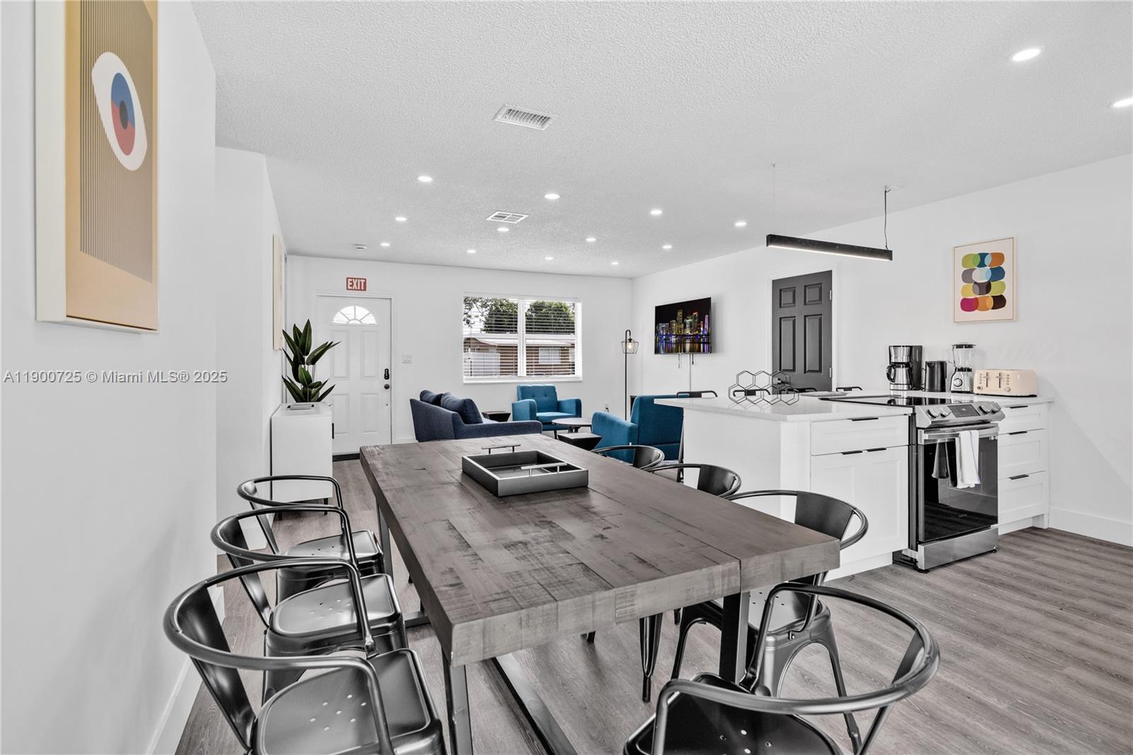 DRIFTWOOD ESTATES NO 3 - Residential Lease