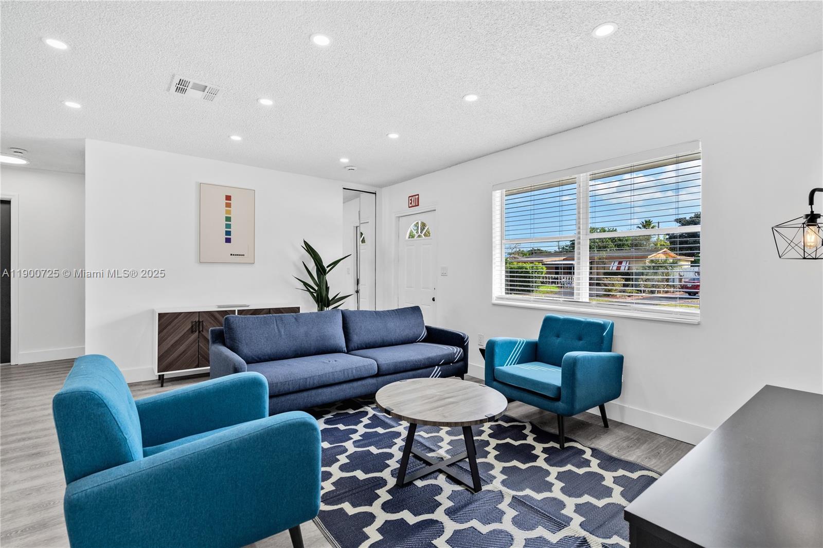 DRIFTWOOD ESTATES NO 3 - Residential Lease