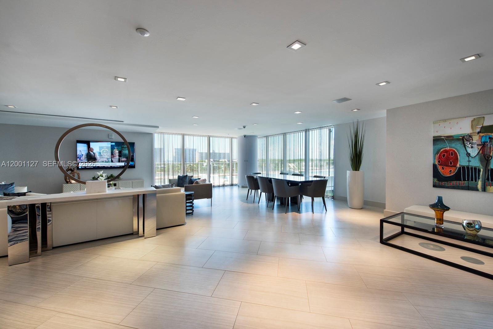 PARQUE TOWERS CONDO - Residential Lease