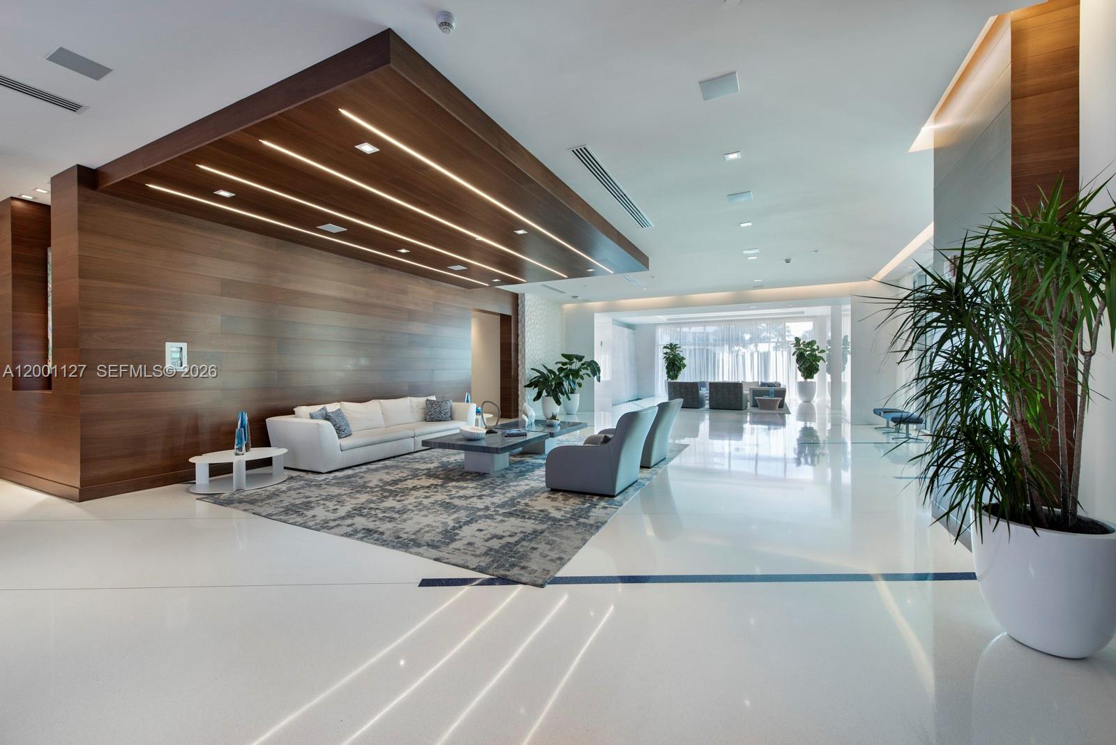 PARQUE TOWERS CONDO - Residential Lease