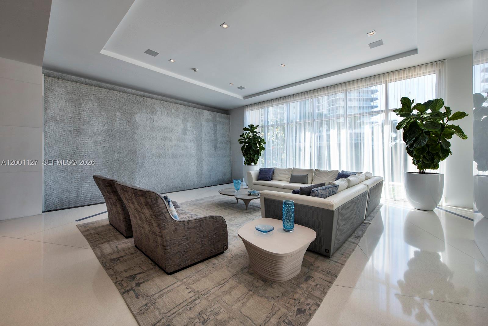 PARQUE TOWERS CONDO - Residential Lease