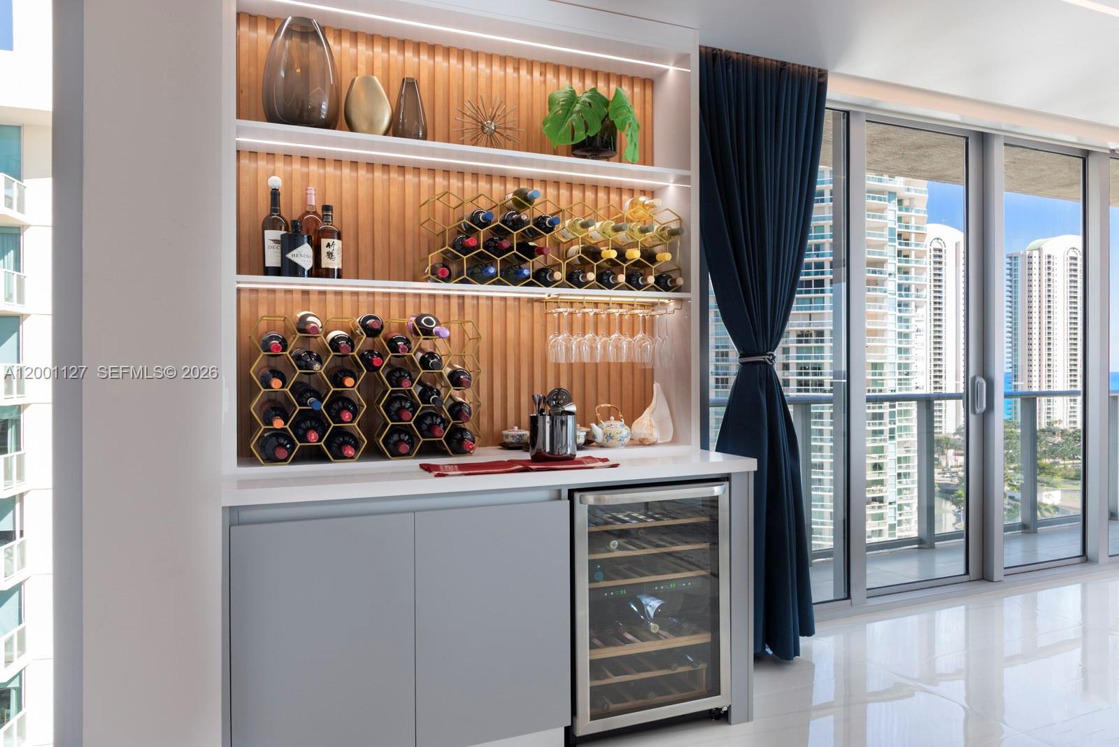 PARQUE TOWERS CONDO - Residential Lease