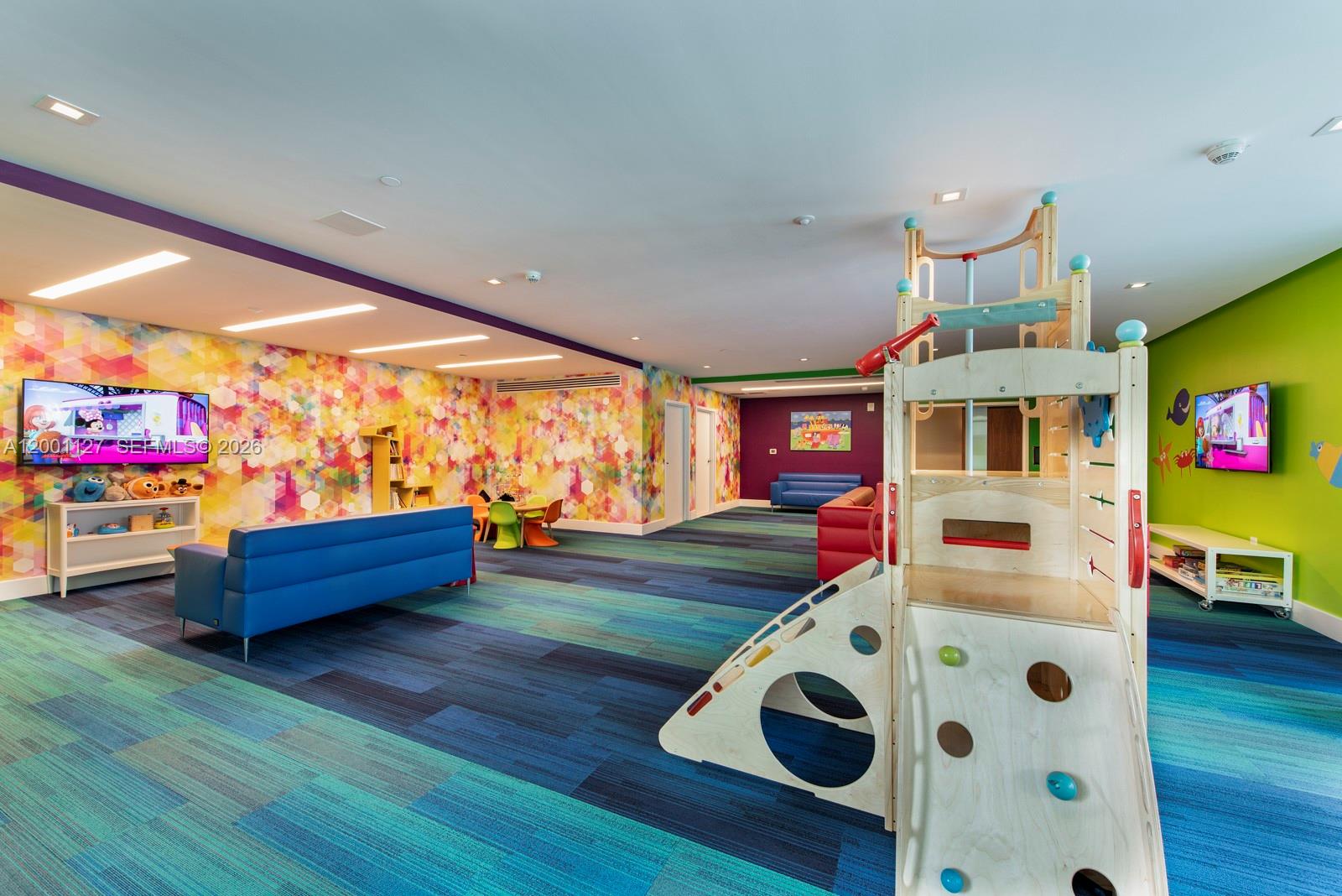 PARQUE TOWERS CONDO - Residential Lease