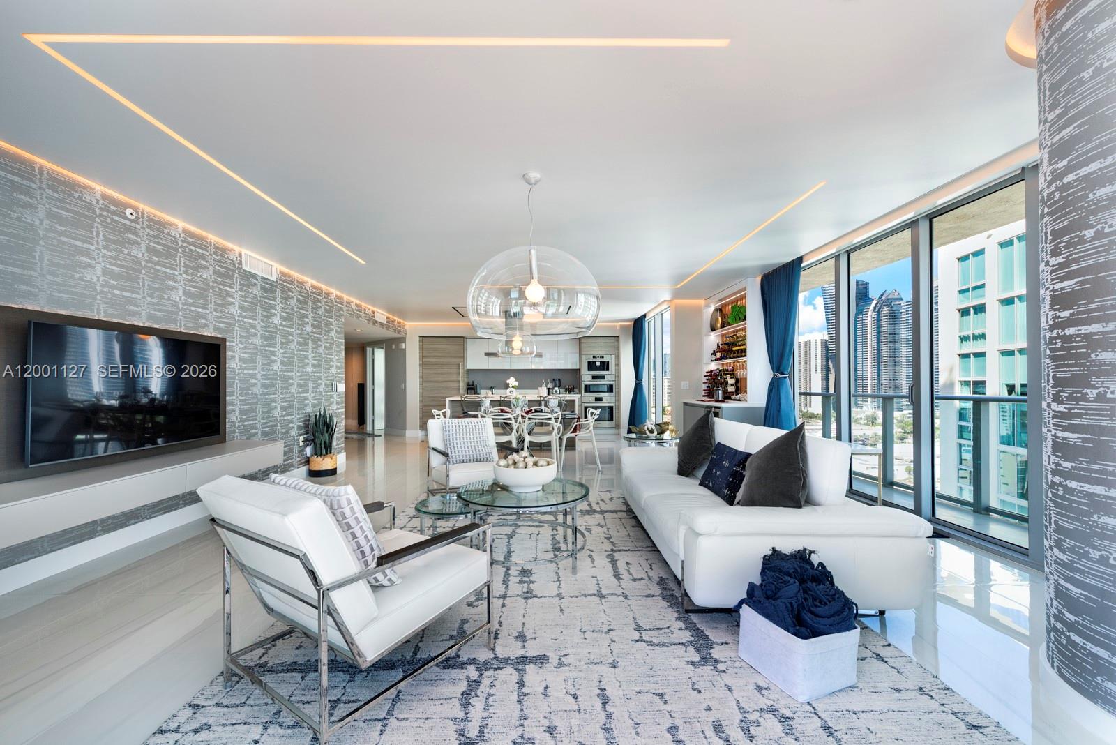 PARQUE TOWERS CONDO - Residential Lease