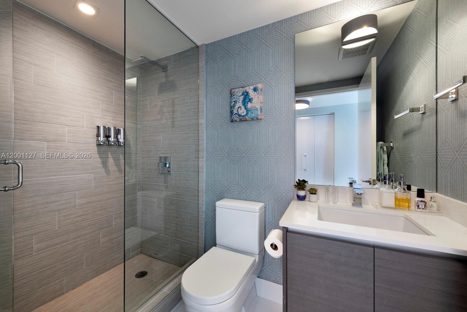 PARQUE TOWERS CONDO - Residential Lease