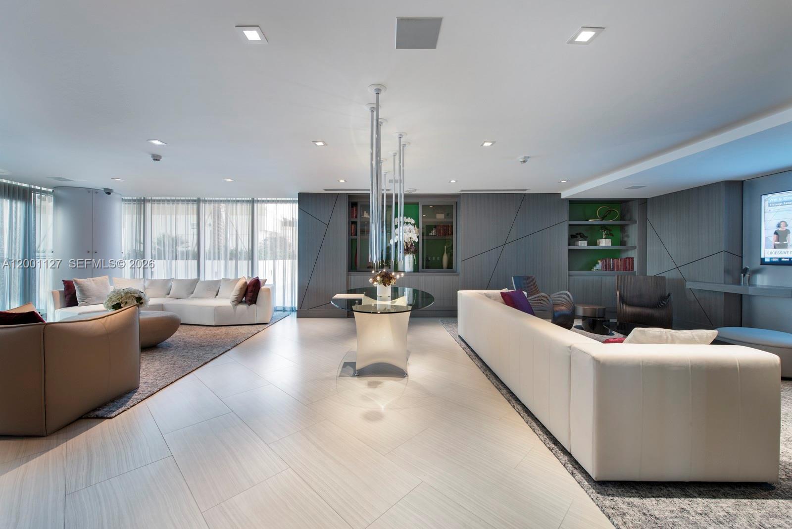 PARQUE TOWERS CONDO - Residential Lease