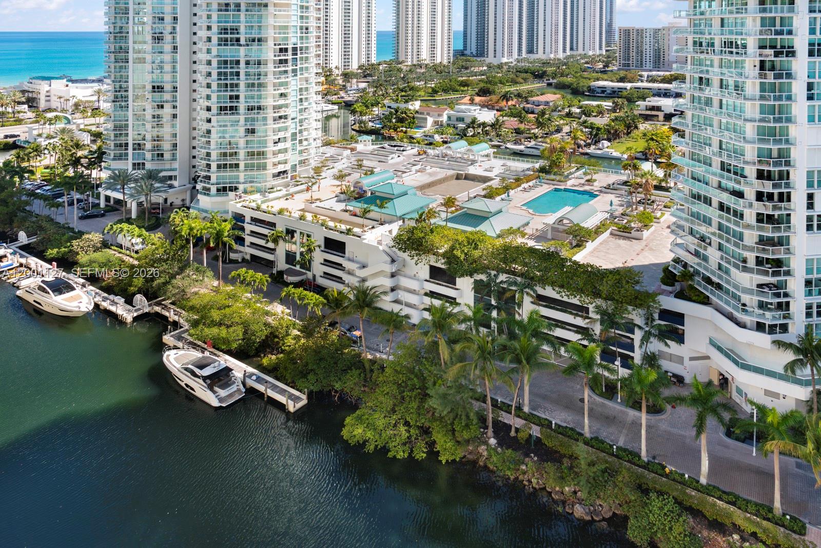 PARQUE TOWERS CONDO - Residential Lease