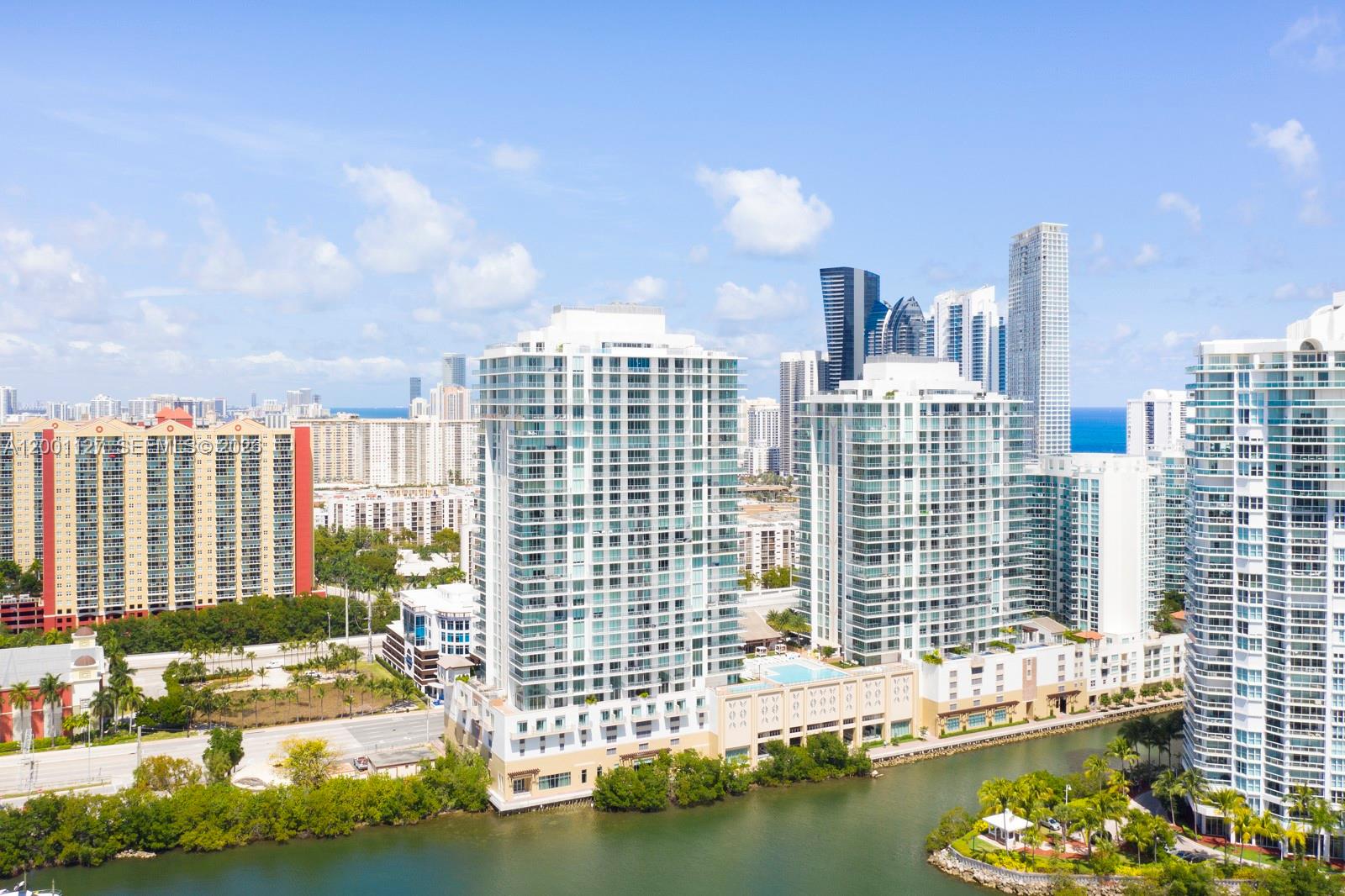 PARQUE TOWERS CONDO - Residential Lease