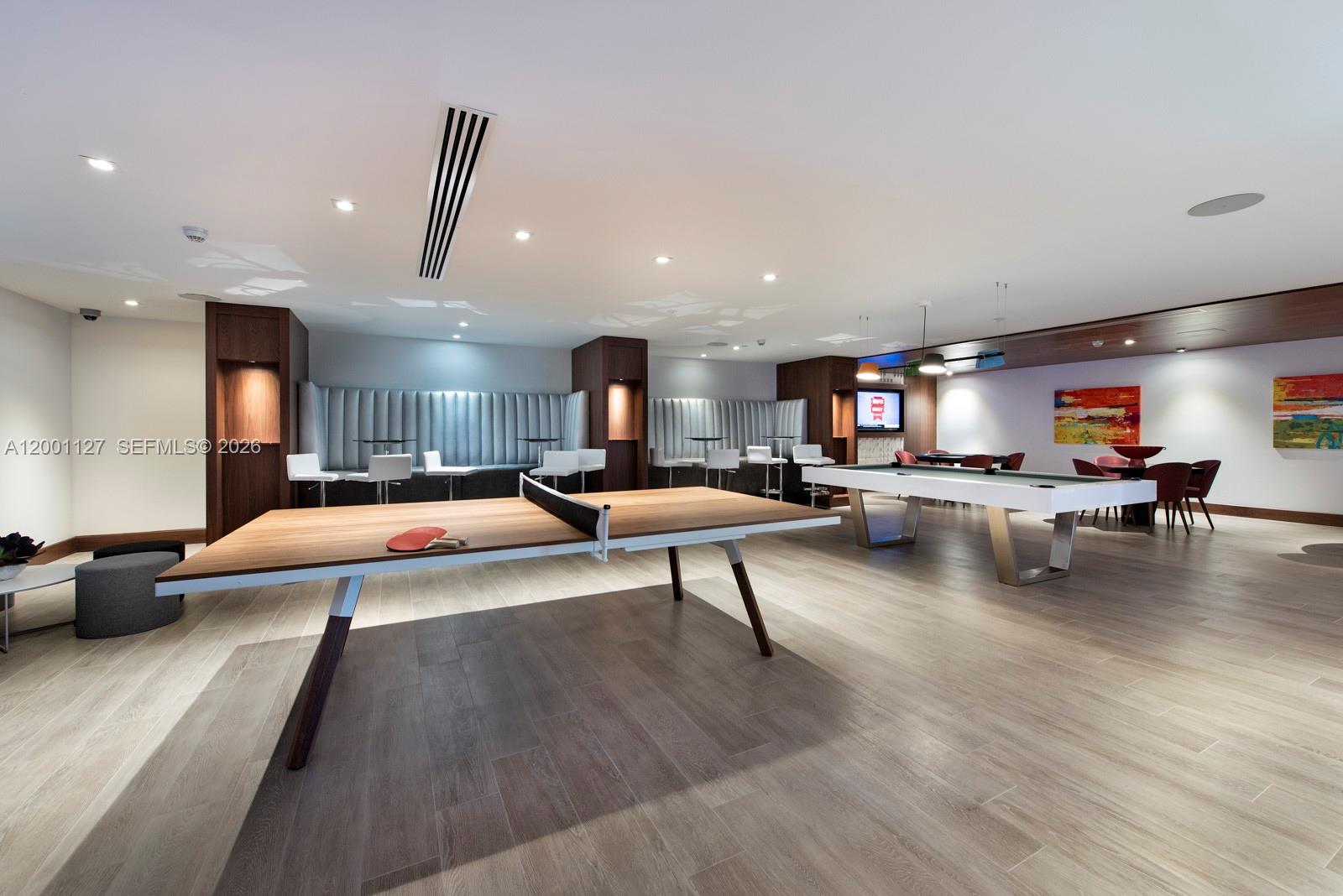 PARQUE TOWERS CONDO - Residential Lease