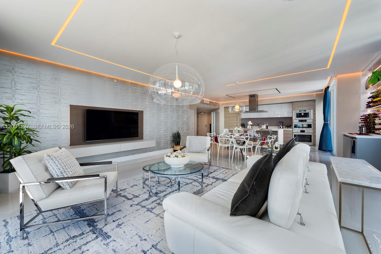 PARQUE TOWERS CONDO - Residential Lease