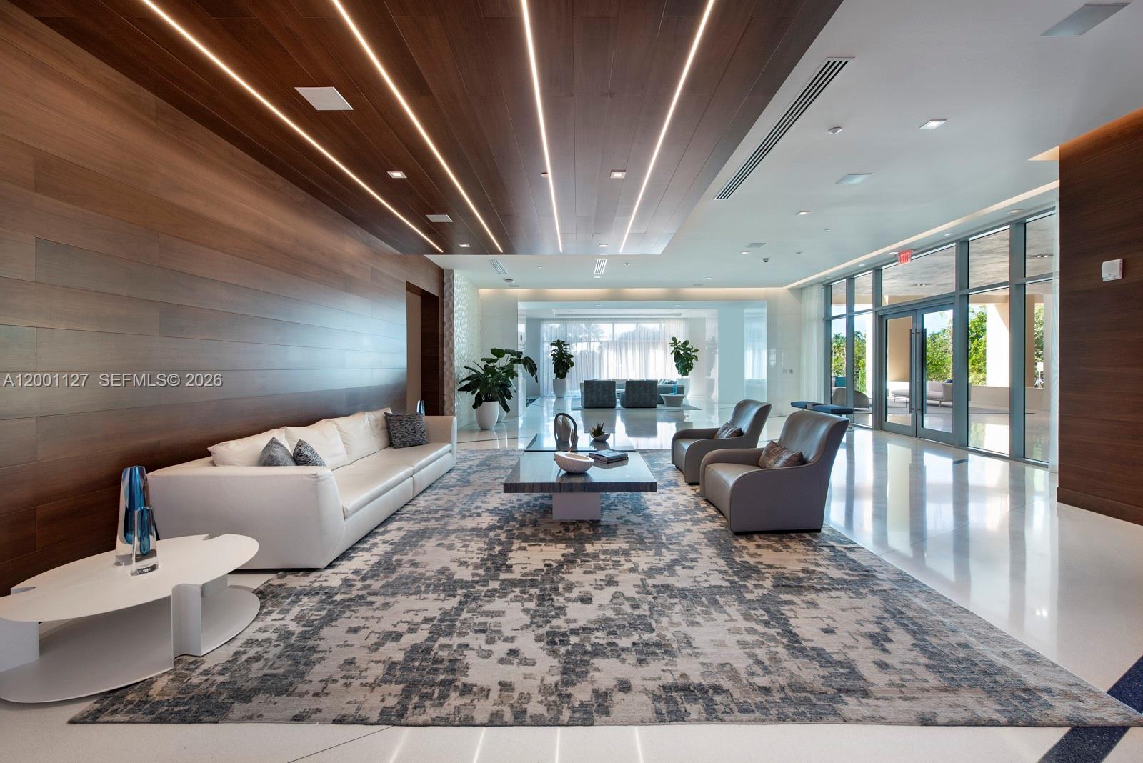 PARQUE TOWERS CONDO - Residential Lease