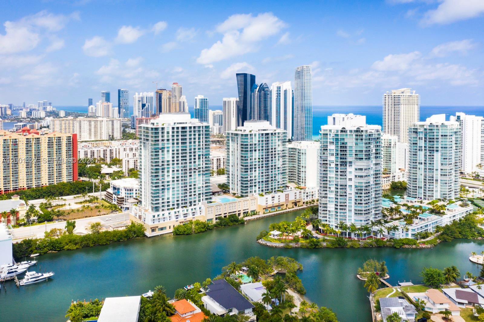 PARQUE TOWERS CONDO - Residential Lease