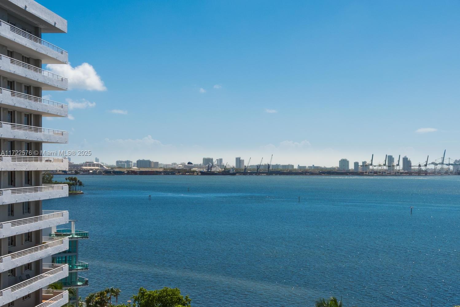 BRICKELL BAY TOWER CONDO - Residential