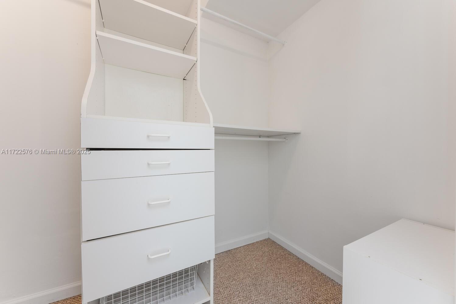 BRICKELL BAY TOWER CONDO - Residential
