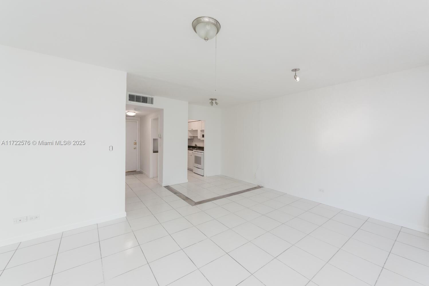 BRICKELL BAY TOWER CONDO - Residential