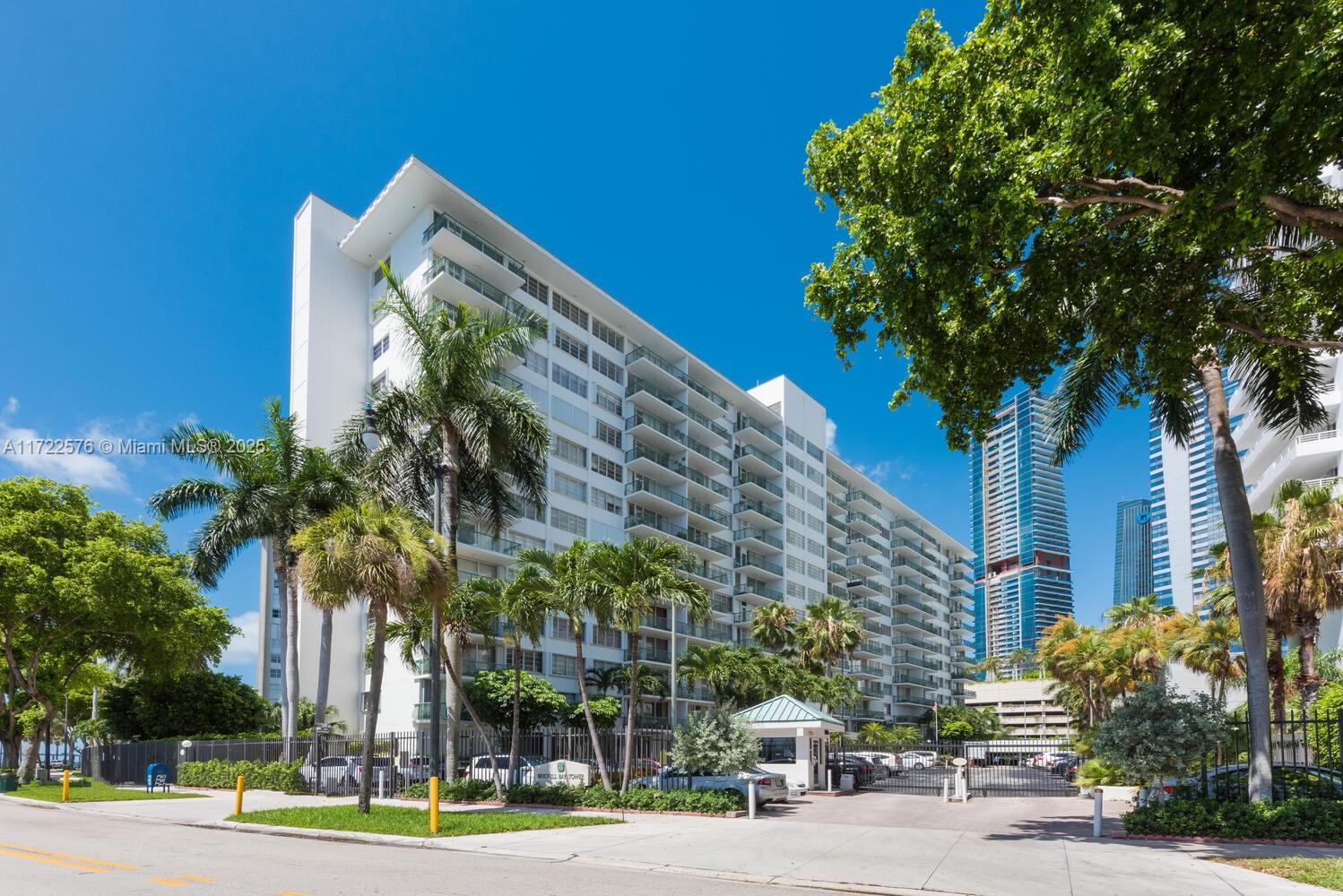 BRICKELL BAY TOWER CONDO - Residential