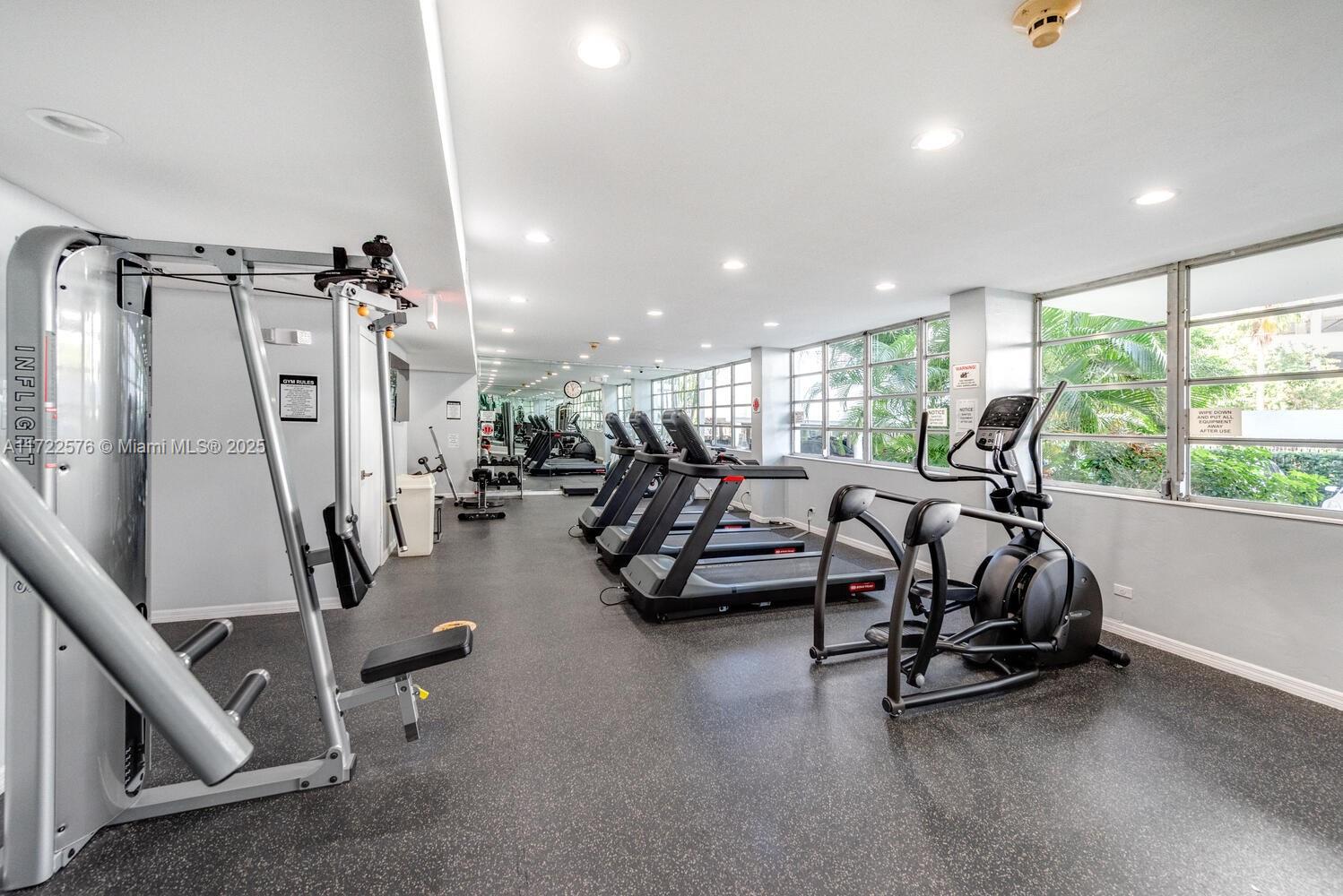 BRICKELL BAY TOWER CONDO - Residential