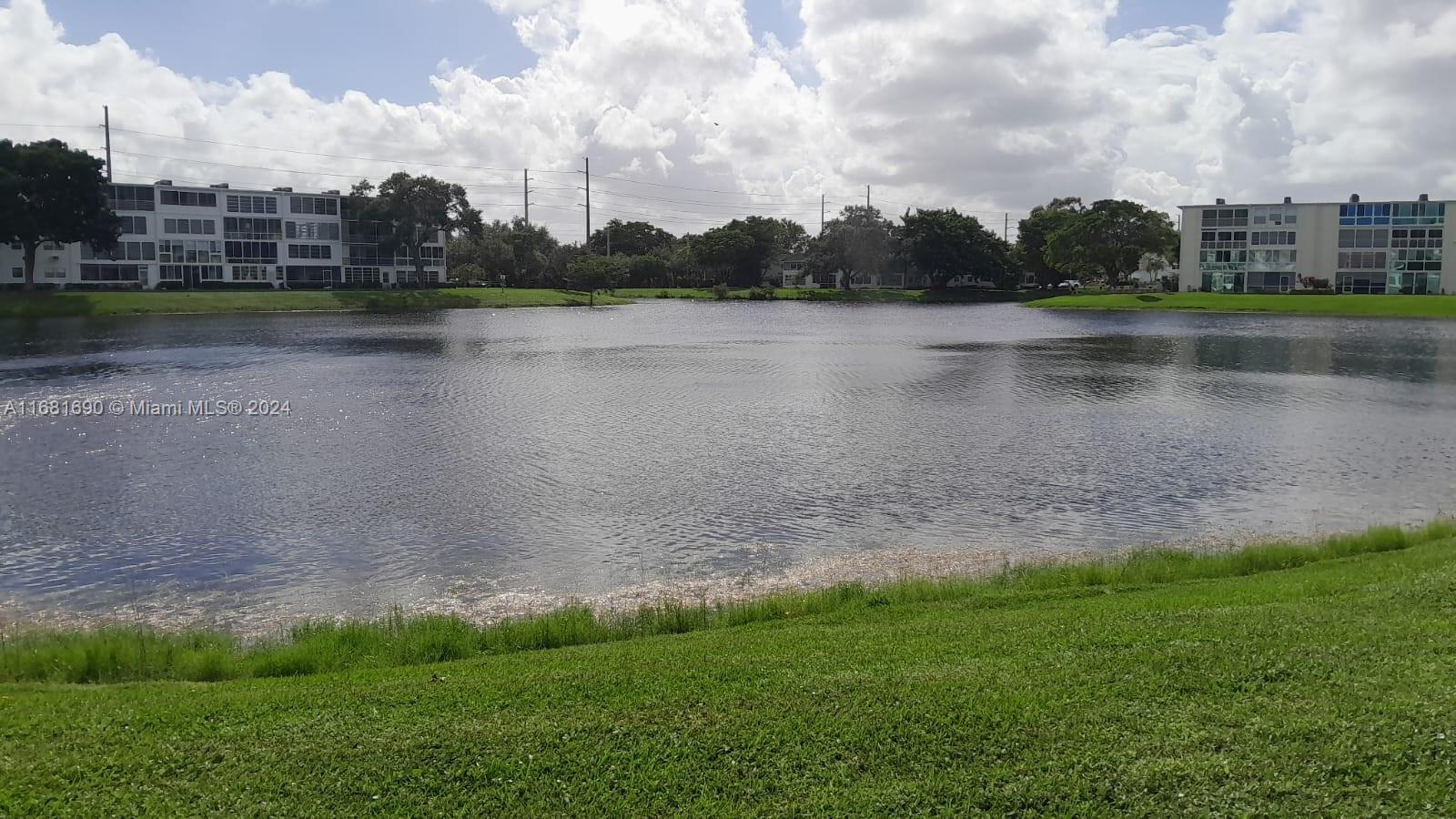 Property for Sale at 1087 Harwood F 1087, Deerfield Beach, Broward County, Florida - Bedrooms: 1 
Bathrooms: 2  - $199,000