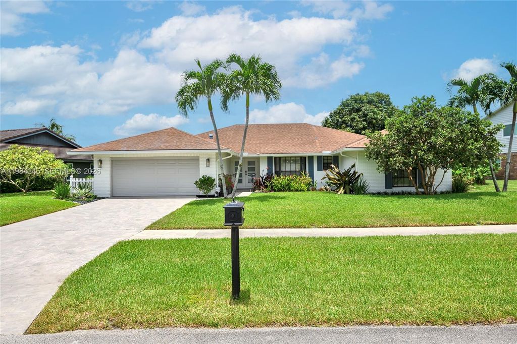 Photo of 17611 Lake Park Rd, Boca Raton, FL 33487 (MLS # A11984245)